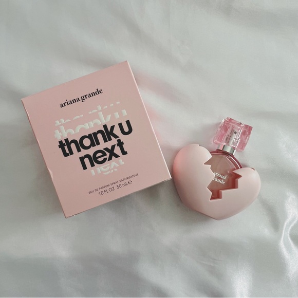 ARIANA GRANDE: THANK U NEXT perfume - Picture 4 of 5